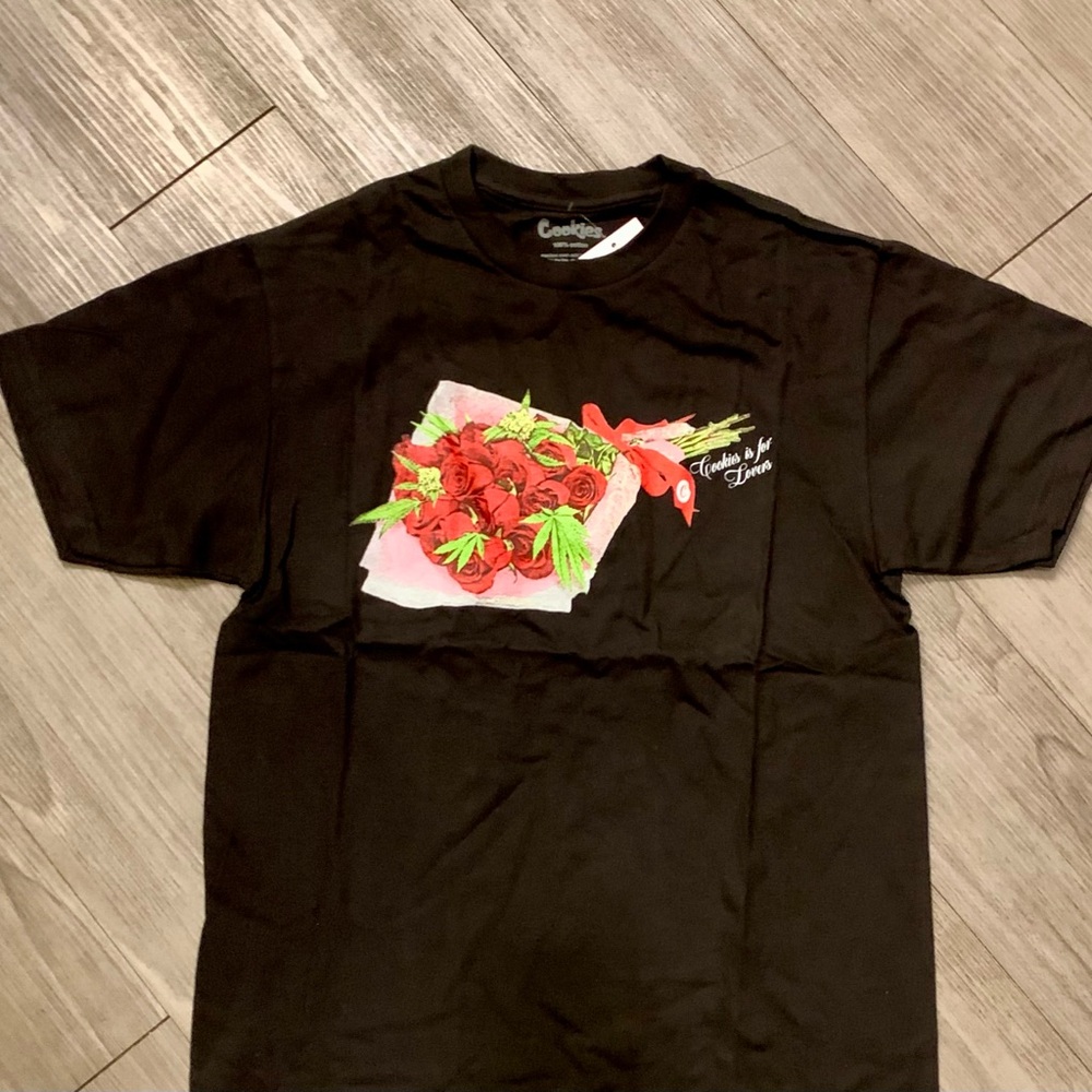 Cookies Brand (NWT)
Cookies is for Lovers T-Shirt…Perfect for Valentines Day!